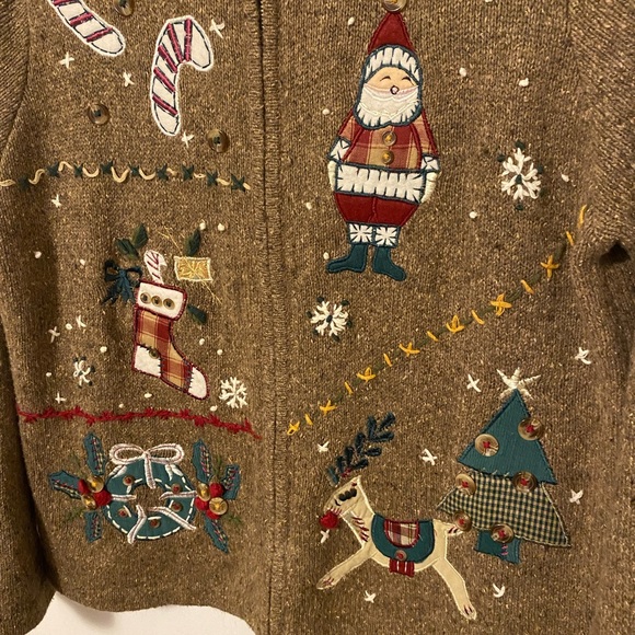 Victoria Jones - Picture 3 of 4